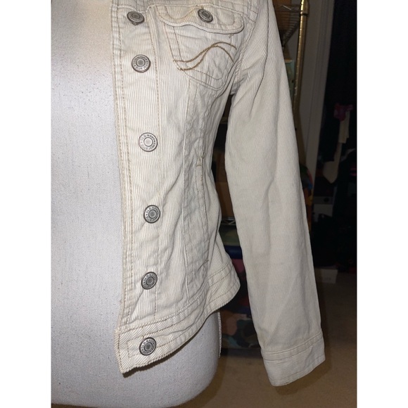 Kid’s Cream Old Navy Clothing Jean Jacket 🤎 - Picture 3 of 16